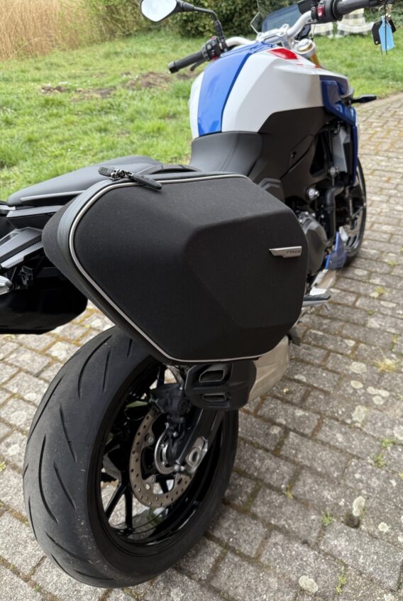 Bmw f900r - image 13