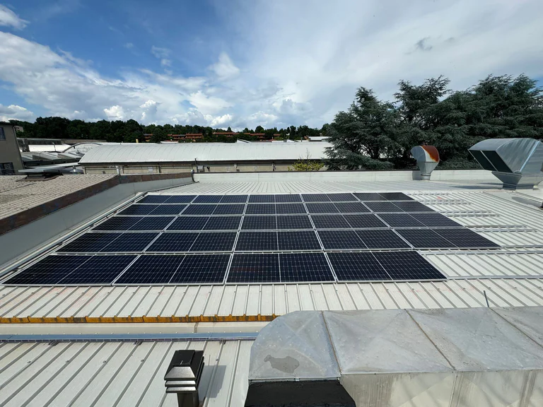 Solar-panels (1) Yamaha motor installs solar panels at three facilities in europe