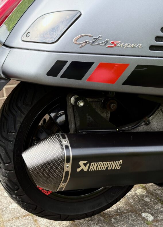 Vespa gts 300 - image 12