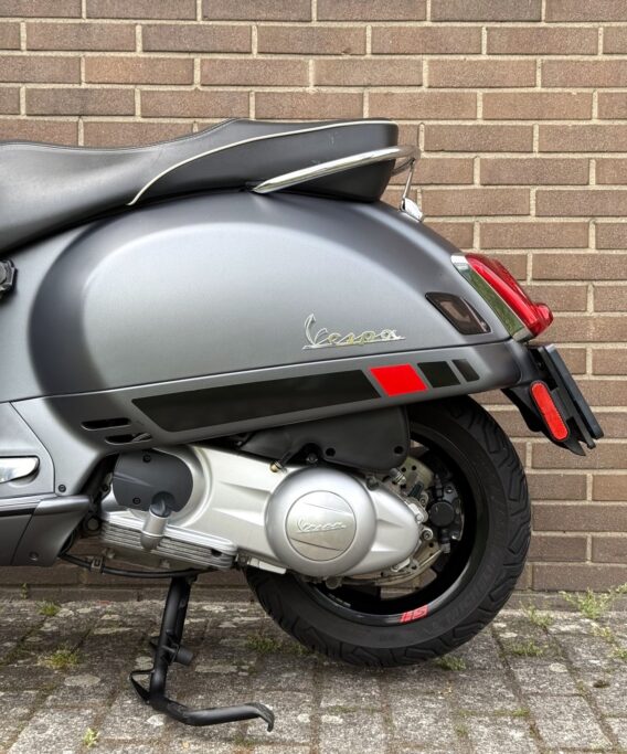 Vespa gts 300 - image 17