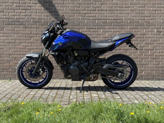 Yamaha mt 07 - image 10