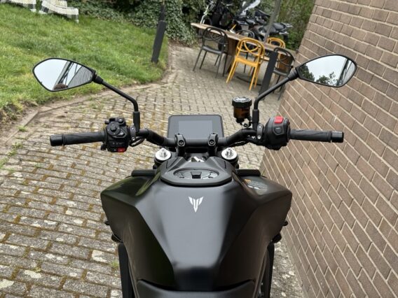Yamaha mt 09 y-amt - image 9