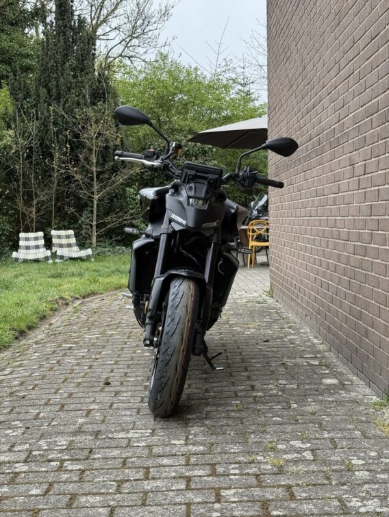 Yamaha mt 09 y-amt - image 3