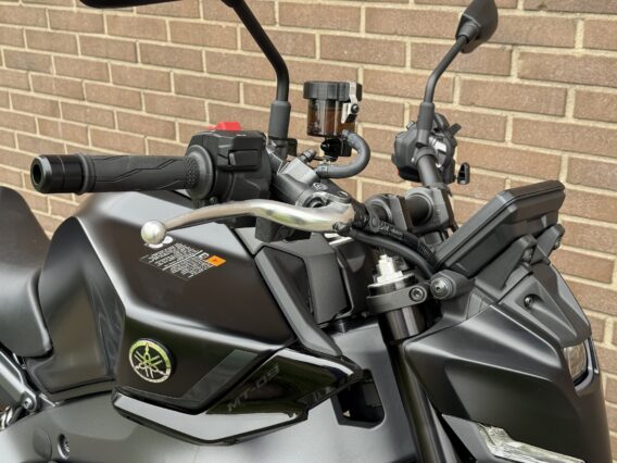 Yamaha mt 09 y-amt - image 6