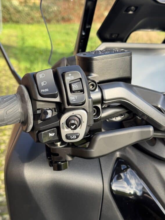 Yamaha t-max xp 560 a tech max - image 6