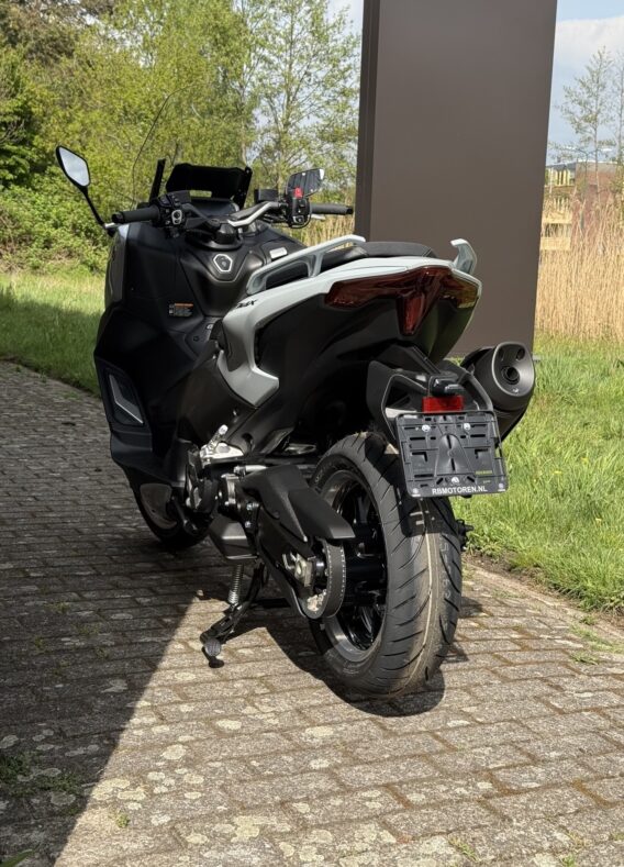 Yamaha t-max xp 560 a tech max - image 4