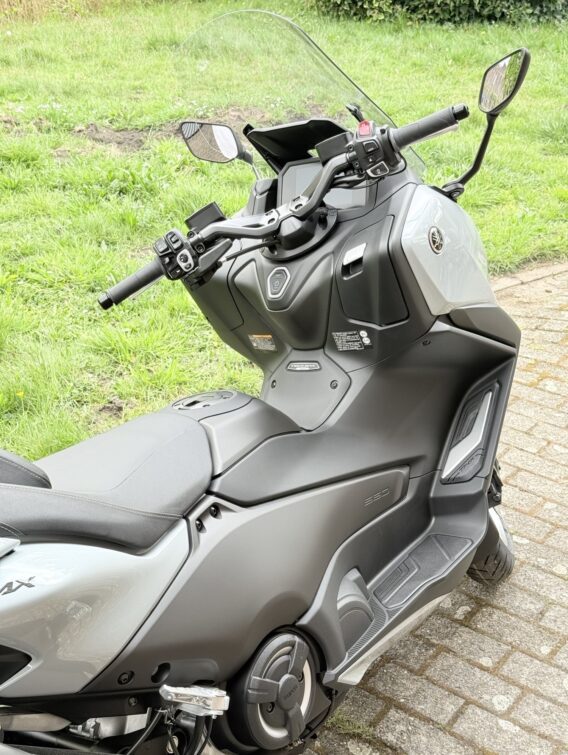 Yamaha t-max xp 560 a tech max - image 14