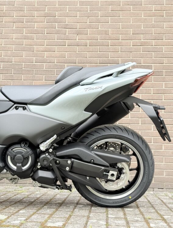 Yamaha t-max xp 560 a tech max - image 16