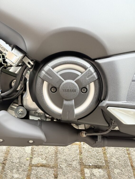 Yamaha t-max xp 560 a tech max - image 15