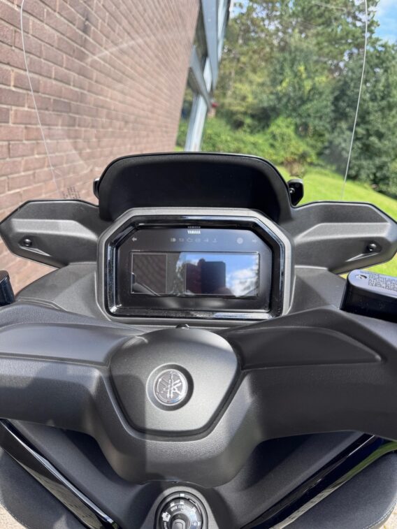 Yamaha Xmax 300 Tech max + - Afbeelding 6