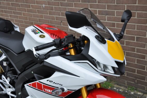 Yamaha yzf r125 anniversary - image 7