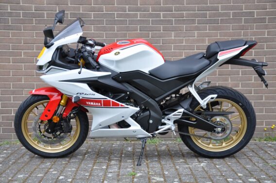 Yamaha yzf r125 anniversary - image 3