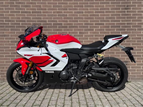 Yamaha YZF R7 70th Anniversary - Afbeelding 8